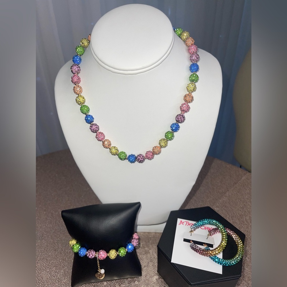 NWOT BETSEY JOHNSON Rainbow Unicorn Crystal Set